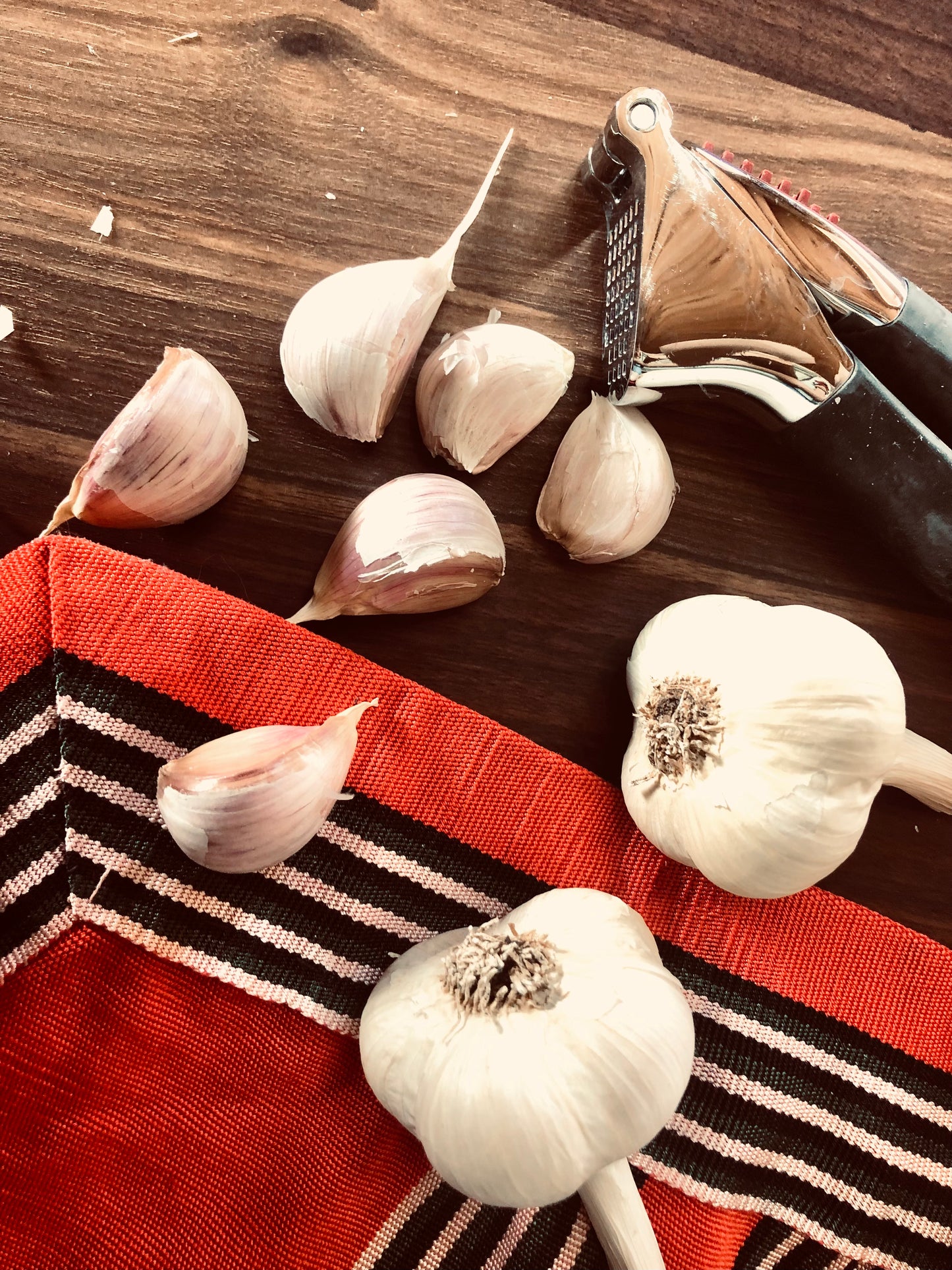 Montana Giant Naturally Grown Garlic Bulbs